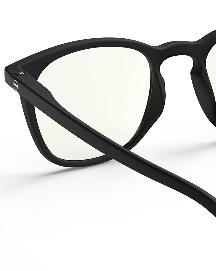 READING SCREEN #EBlack