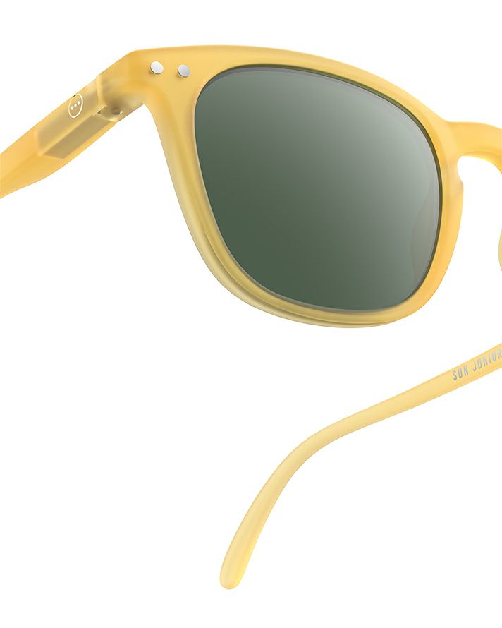 JUNIOR SUN＃eyellow honey(green lenses)